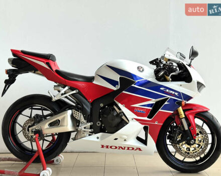 Хонда CBR 600RR, объемом двигателя 0.6 л и пробегом 5 тыс. км за 11500 $, фото 1 на Automoto.ua