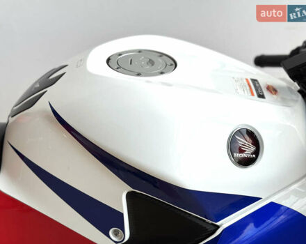 Хонда CBR 600RR, объемом двигателя 0.6 л и пробегом 5 тыс. км за 11500 $, фото 41 на Automoto.ua