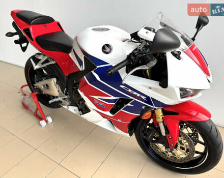 Хонда CBR 600RR, объемом двигателя 0.6 л и пробегом 5 тыс. км за 11500 $, фото 3 на Automoto.ua