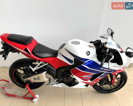 Хонда CBR 600RR, объемом двигателя 0.6 л и пробегом 5 тыс. км за 11500 $, фото 4 на Automoto.ua