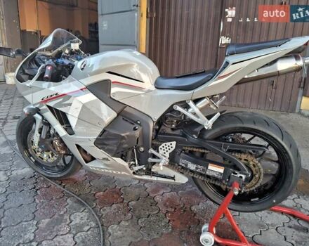 Хонда CBR 600RR, объемом двигателя 0 л и пробегом 4 тыс. км за 11000 $, фото 6 на Automoto.ua