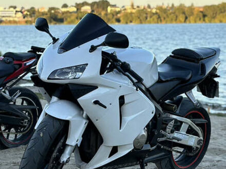 Хонда CBR 600RR, об'ємом двигуна 0 л та пробігом 30 тис. км за 5500 $, фото 1 на Automoto.ua