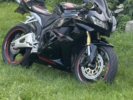 Хонда CBR 600RR, объемом двигателя 0.6 л и пробегом 30 тыс. км за 7000 $, фото 1 на Automoto.ua
