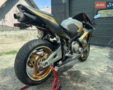 Сірий Хонда CBR 600RR, об'ємом двигуна 0.6 л та пробігом 37 тис. км за 6250 $, фото 6 на Automoto.ua