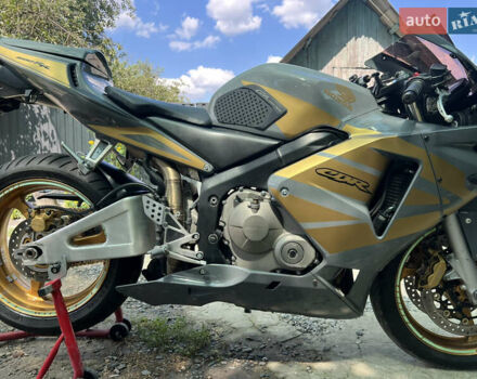 Сірий Хонда CBR 600RR, об'ємом двигуна 0.6 л та пробігом 37 тис. км за 6250 $, фото 4 на Automoto.ua