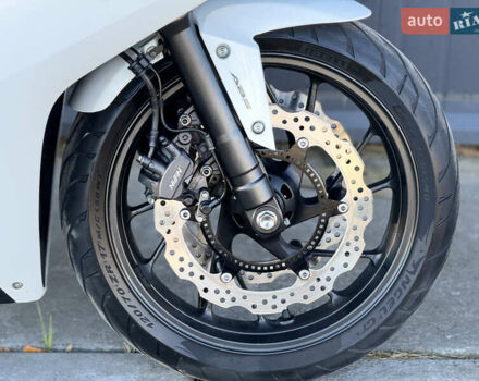 Белый Хонда CBR 650F, объемом двигателя 0.65 л и пробегом 30 тыс. км за 7500 $, фото 9 на Automoto.ua