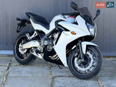 Белый Хонда CBR 650F, объемом двигателя 0.65 л и пробегом 30 тыс. км за 7500 $, фото 1 на Automoto.ua
