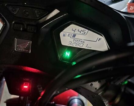 Красный Хонда CBR 650F, объемом двигателя 0.65 л и пробегом 33 тыс. км за 7000 $, фото 2 на Automoto.ua
