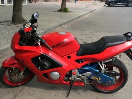 Хонда ЦБР 1996 в Полтаве на Automoto.ua Красный Хонда ЦБР, объемом двигателя 6 л и пробегом 21 тыс. км за 3000 $, фото 1 на Automoto.ua