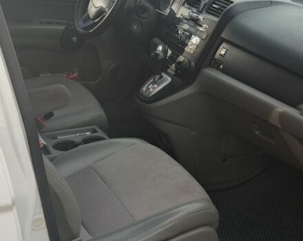 Белый Хонда СРВ, объемом двигателя 2.4 л и пробегом 270 тыс. км за 8800 $, фото 6 на Automoto.ua