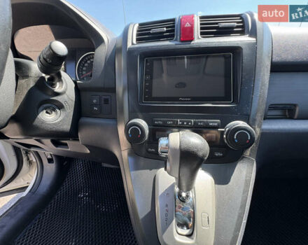 Белый Хонда СРВ, объемом двигателя 2.35 л и пробегом 270 тыс. км за 11000 $, фото 7 на Automoto.ua
