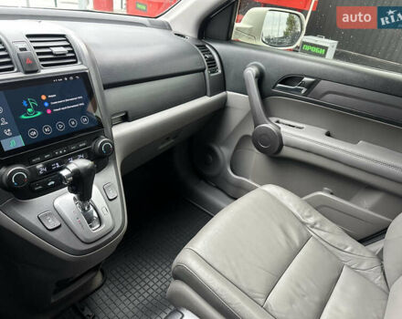 Белый Хонда СРВ, объемом двигателя 2.35 л и пробегом 200 тыс. км за 9999 $, фото 15 на Automoto.ua