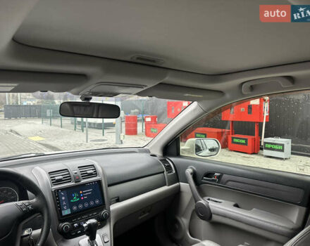 Белый Хонда СРВ, объемом двигателя 2.35 л и пробегом 200 тыс. км за 9999 $, фото 18 на Automoto.ua