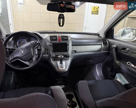 Белый Хонда СРВ, объемом двигателя 2 л и пробегом 324 тыс. км за 11500 $, фото 7 на Automoto.ua