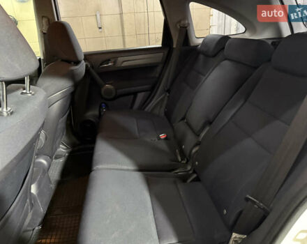 Белый Хонда СРВ, объемом двигателя 2 л и пробегом 324 тыс. км за 11500 $, фото 8 на Automoto.ua