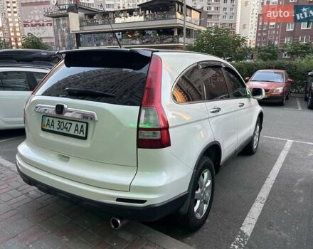 Белый Хонда СРВ, объемом двигателя 2 л и пробегом 211 тыс. км за 12000 $, фото 2 на Automoto.ua