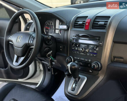 Хонда СРВ 2010 в Береговом на Automoto.ua Белый Хонда СРВ, объемом двигателя 2.2 л и пробегом 270 тыс. км за 13800 $, фото 20 на Automoto.ua