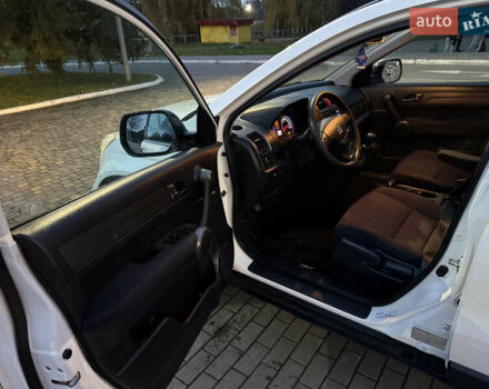 Білий Хонда СРВ, об'ємом двигуна 2.2 л та пробігом 258 тис. км за 12900 $, фото 4 на Automoto.ua