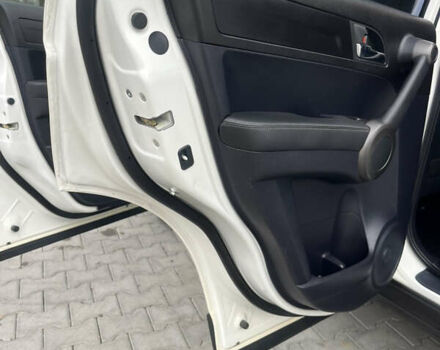 Белый Хонда СРВ, объемом двигателя 2.2 л и пробегом 159 тыс. км за 15550 $, фото 24 на Automoto.ua