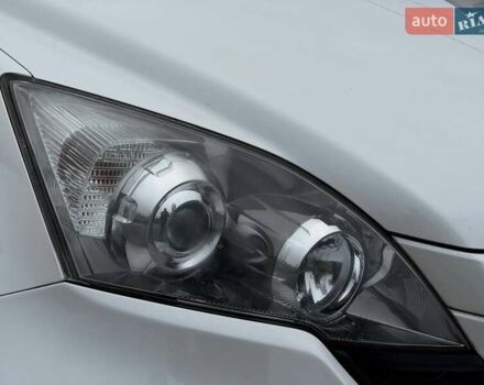 Белый Хонда СРВ, объемом двигателя 2.2 л и пробегом 170 тыс. км за 12500 $, фото 7 на Automoto.ua