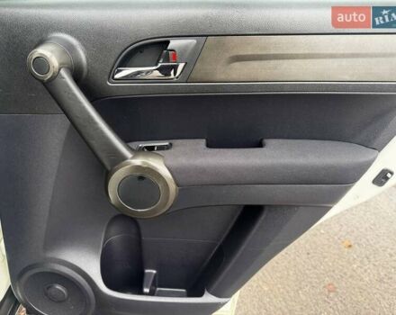 Белый Хонда СРВ, объемом двигателя 2.2 л и пробегом 170 тыс. км за 12500 $, фото 38 на Automoto.ua