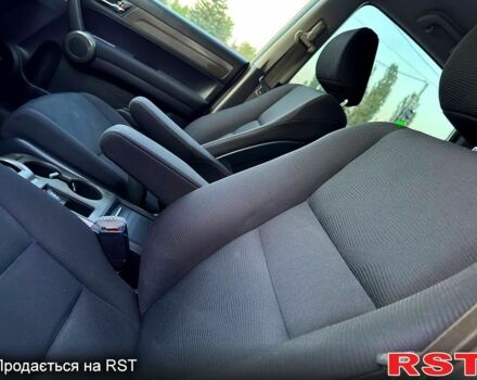 Белый Хонда СРВ, объемом двигателя 2 л и пробегом 170 тыс. км за 11980 $, фото 5 на Automoto.ua