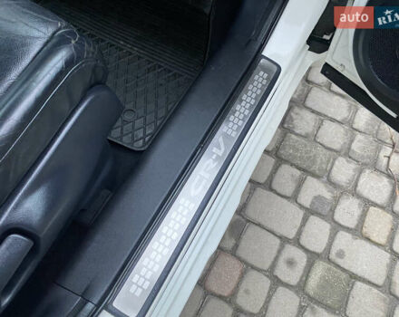 Белый Хонда СРВ, объемом двигателя 2.2 л и пробегом 185 тыс. км за 14200 $, фото 59 на Automoto.ua