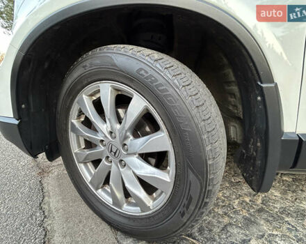 Белый Хонда СРВ, объемом двигателя 2 л и пробегом 280 тыс. км за 11999 $, фото 24 на Automoto.ua