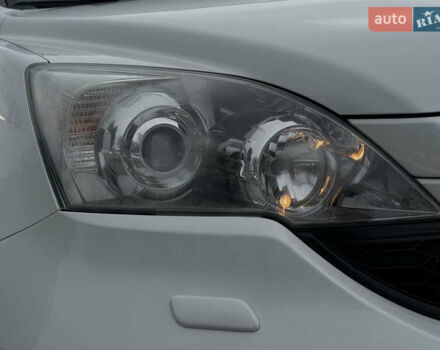 Белый Хонда СРВ, объемом двигателя 2.2 л и пробегом 177 тыс. км за 15500 $, фото 27 на Automoto.ua