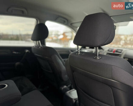 Белый Хонда СРВ, объемом двигателя 2.2 л и пробегом 177 тыс. км за 15500 $, фото 72 на Automoto.ua