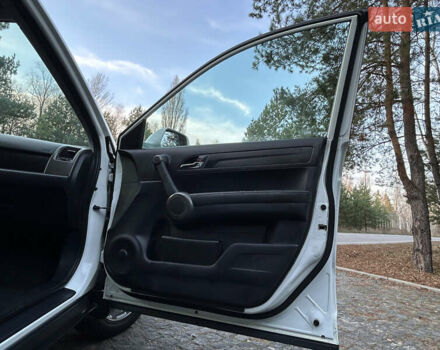 Белый Хонда СРВ, объемом двигателя 2 л и пробегом 280 тыс. км за 11999 $, фото 47 на Automoto.ua