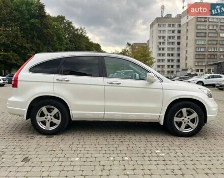 Белый Хонда СРВ, объемом двигателя 2.4 л и пробегом 255 тыс. км за 13200 $, фото 3 на Automoto.ua