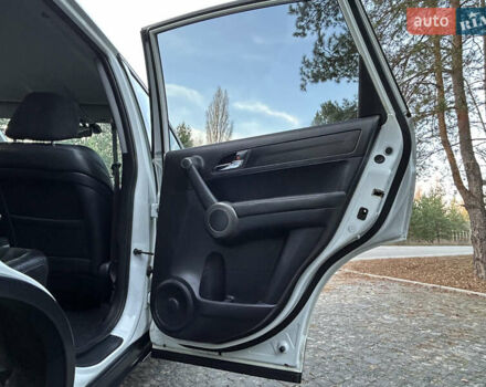 Белый Хонда СРВ, объемом двигателя 2 л и пробегом 280 тыс. км за 11999 $, фото 40 на Automoto.ua