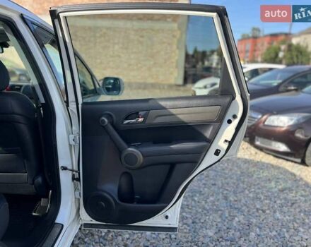 Белый Хонда СРВ, объемом двигателя 2.2 л и пробегом 235 тыс. км за 14199 $, фото 29 на Automoto.ua