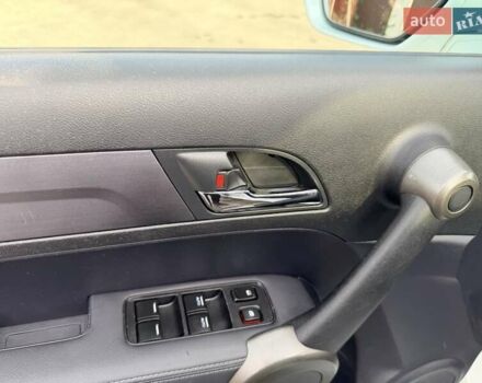 Белый Хонда СРВ, объемом двигателя 2.2 л и пробегом 195 тыс. км за 15800 $, фото 40 на Automoto.ua