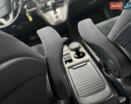 Белый Хонда СРВ, объемом двигателя 2.2 л и пробегом 177 тыс. км за 15500 $, фото 70 на Automoto.ua