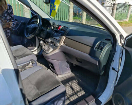 Белый Хонда СРВ, объемом двигателя 2.2 л и пробегом 195 тыс. км за 13500 $, фото 17 на Automoto.ua