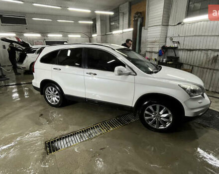 Белый Хонда СРВ, объемом двигателя 2 л и пробегом 128 тыс. км за 15000 $, фото 2 на Automoto.ua