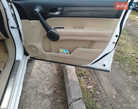 Белый Хонда СРВ, объемом двигателя 2.2 л и пробегом 228 тыс. км за 13300 $, фото 24 на Automoto.ua