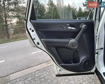 Белый Хонда СРВ, объемом двигателя 2 л и пробегом 280 тыс. км за 11999 $, фото 32 на Automoto.ua