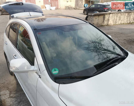 Белый Хонда СРВ, объемом двигателя 2.2 л и пробегом 228 тыс. км за 13300 $, фото 6 на Automoto.ua