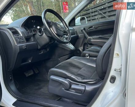 Белый Хонда СРВ, объемом двигателя 2 л и пробегом 280 тыс. км за 11999 $, фото 28 на Automoto.ua