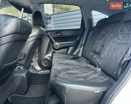 Белый Хонда СРВ, объемом двигателя 2 л и пробегом 280 тыс. км за 11999 $, фото 36 на Automoto.ua