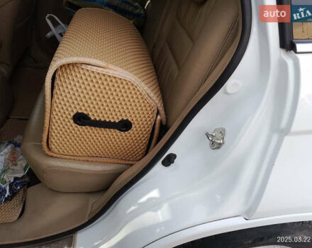 Белый Хонда СРВ, объемом двигателя 2.2 л и пробегом 228 тыс. км за 13300 $, фото 19 на Automoto.ua