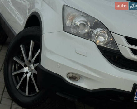 Белый Хонда СРВ, объемом двигателя 2.2 л и пробегом 177 тыс. км за 15500 $, фото 6 на Automoto.ua