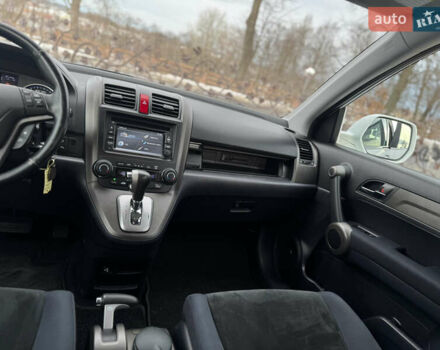 Белый Хонда СРВ, объемом двигателя 2.2 л и пробегом 177 тыс. км за 15500 $, фото 68 на Automoto.ua