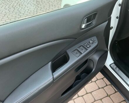 Белый Хонда СРВ, объемом двигателя 2 л и пробегом 121 тыс. км за 7500 $, фото 18 на Automoto.ua