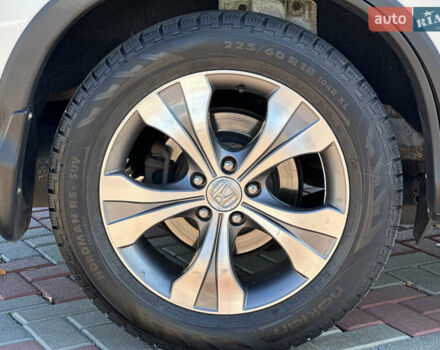 Белый Хонда СРВ, объемом двигателя 2.35 л и пробегом 200 тыс. км за 16800 $, фото 8 на Automoto.ua