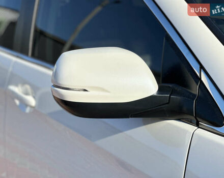 Белый Хонда СРВ, объемом двигателя 2.35 л и пробегом 200 тыс. км за 16800 $, фото 9 на Automoto.ua