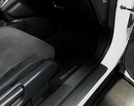 Белый Хонда СРВ, объемом двигателя 2.2 л и пробегом 208 тыс. км за 17200 $, фото 11 на Automoto.ua